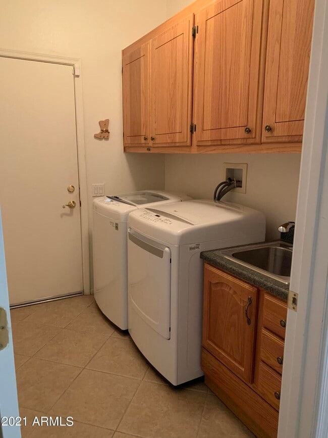 Building Photo - 15136 W Corral Dr