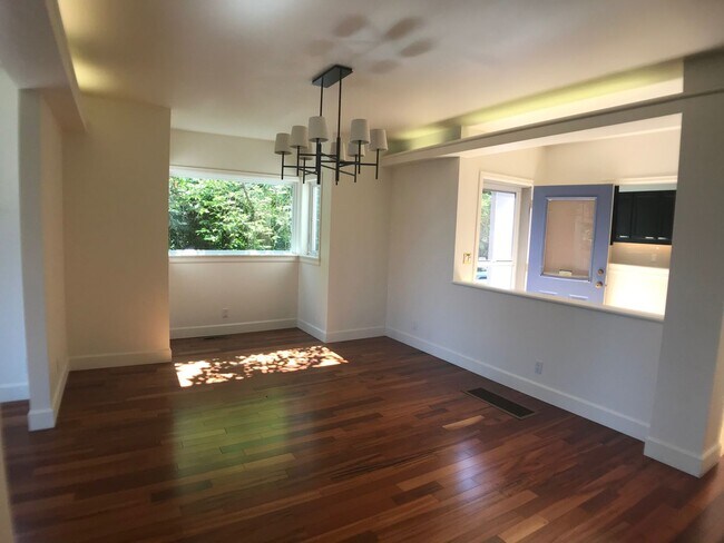 Building Photo - Stunning Goose Hollow-Southwest Hills Home...