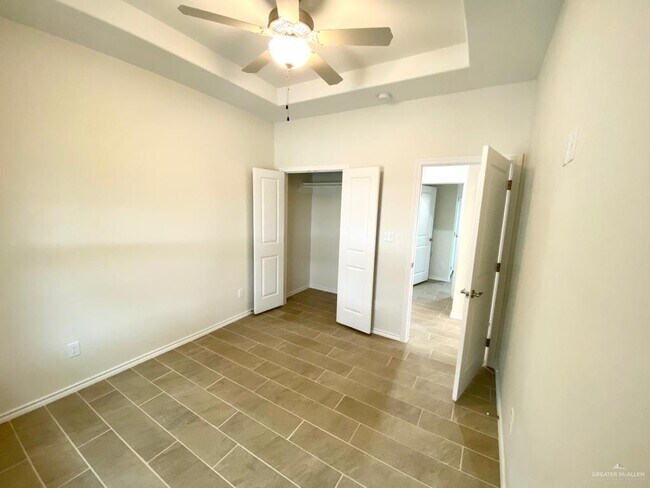 Building Photo - 17 Nightingale Ave