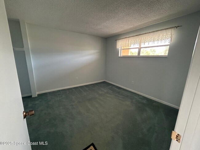 Building Photo - 2135 N Courtenay Pkwy