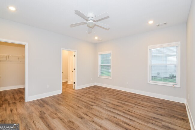 Building Photo - 1053 Wood Crest Cir