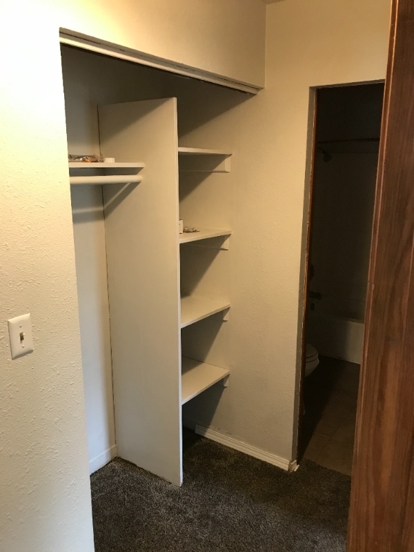 Building Photo - 2909 E Claudette Dr