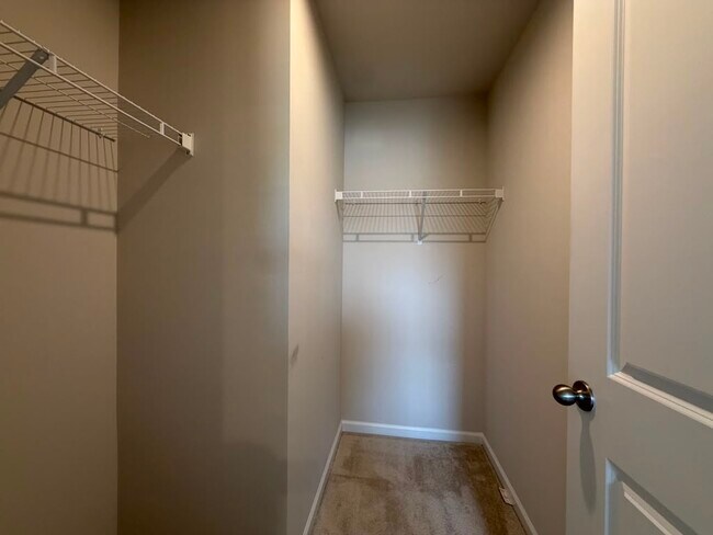 Building Photo - 205 Tormore Dr