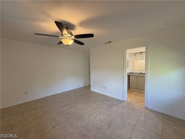 Building Photo - 311 SW 48th Terrace