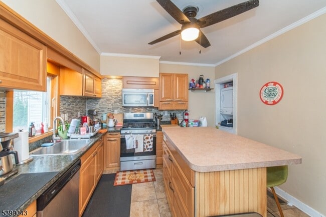 Building Photo - 92 Washington St