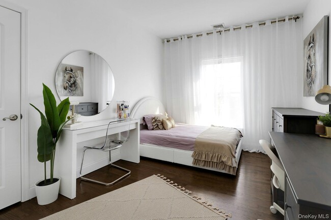 Building Photo - 766 Mamaroneck Ave