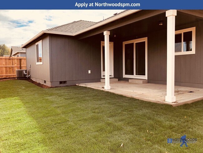 Building Photo - Recently Reduced-Newer 3 bed, 2 Bath Home ...