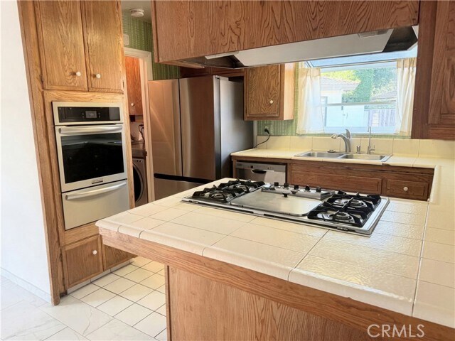Building Photo - 758 E Cypress Ave