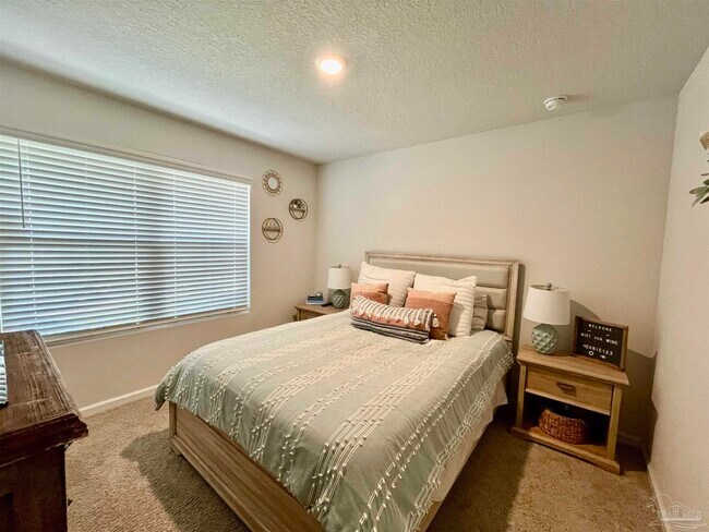 Building Photo - 5789 Guinevere Ln