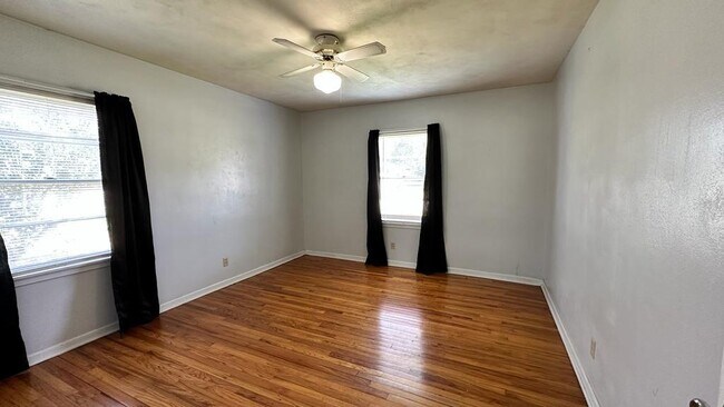 Building Photo - 2766 N Barksdale Dr