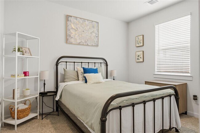 Building Photo - 514 Clearlake Dr