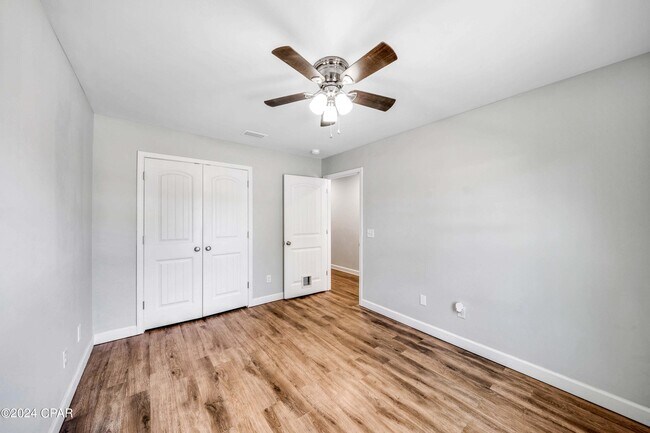 Building Photo - 205 Woodlawn Ct