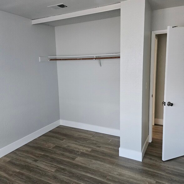 Building Photo - 2838 Saint Denis Dr