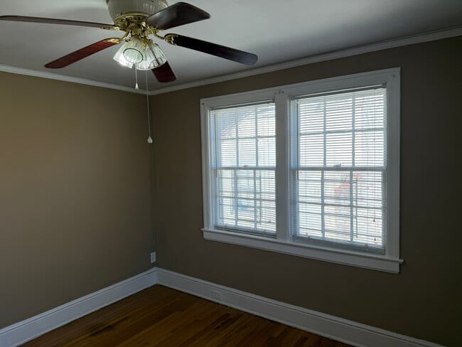 Building Photo - 2414 Poplar St