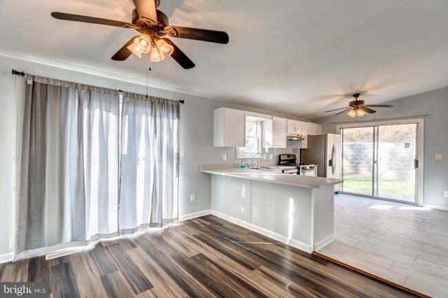 Building Photo - 12121 Catalina Dr