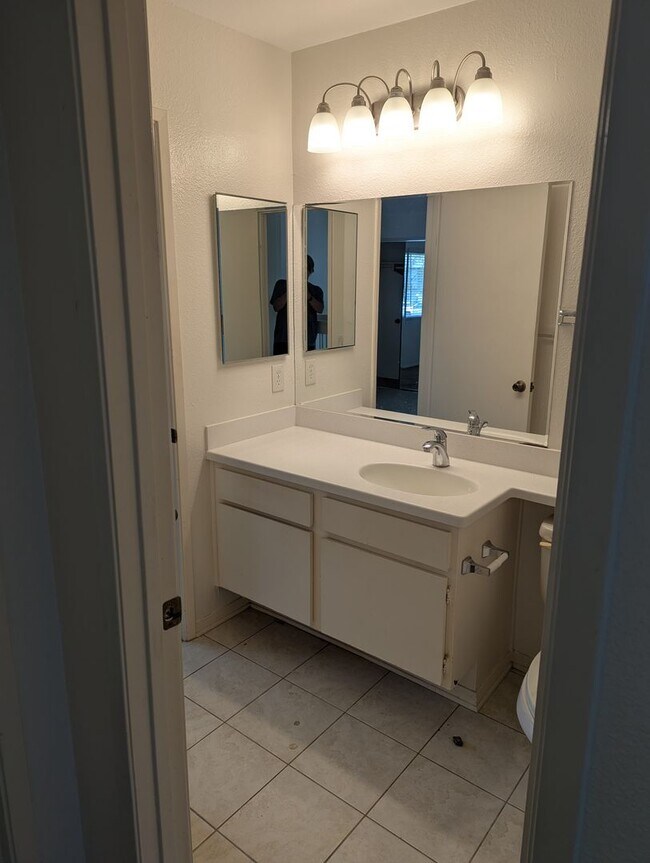 Building Photo - 3 Bed/2 Bath Townhome in Poway