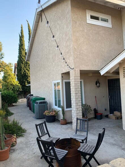 Building Photo - 2602 W Columbine Ave