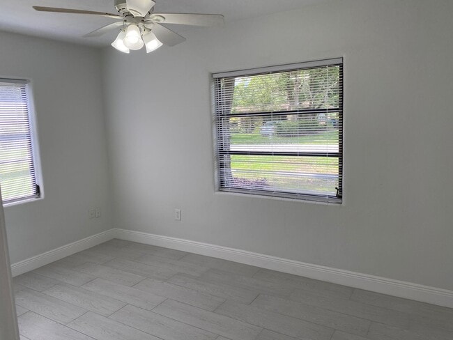 Building Photo - Renovated 2/1 Fenced in Duplex - Mead Garden/Winter Park