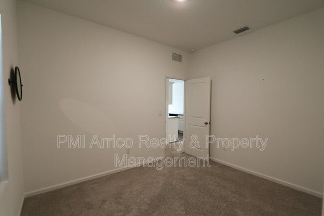 Building Photo - 35552 Shade Fern Ln