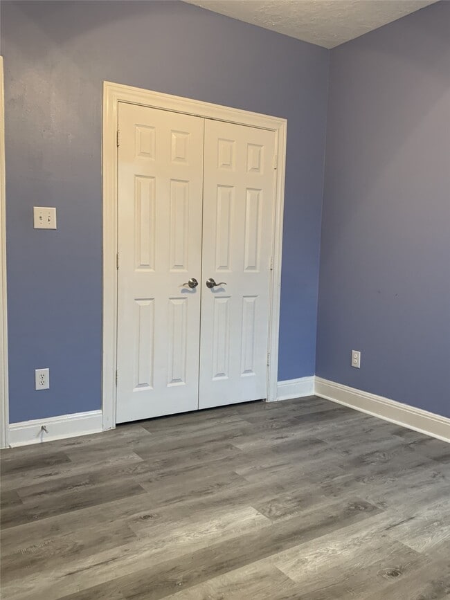 Building Photo - 2611 Summer Rain Dr