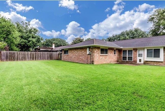 Building Photo - 13822 Wickersham Ln