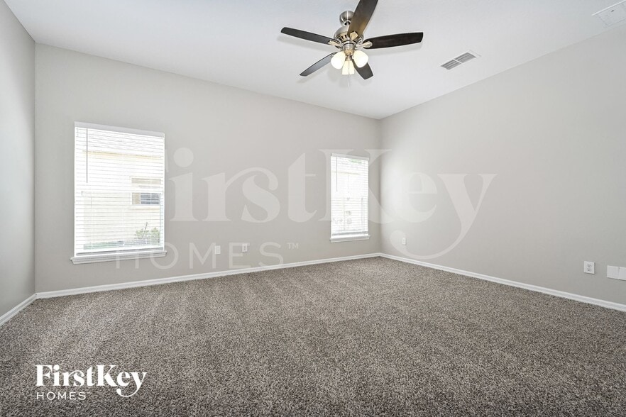 Building Photo - 200 Cabana View Way