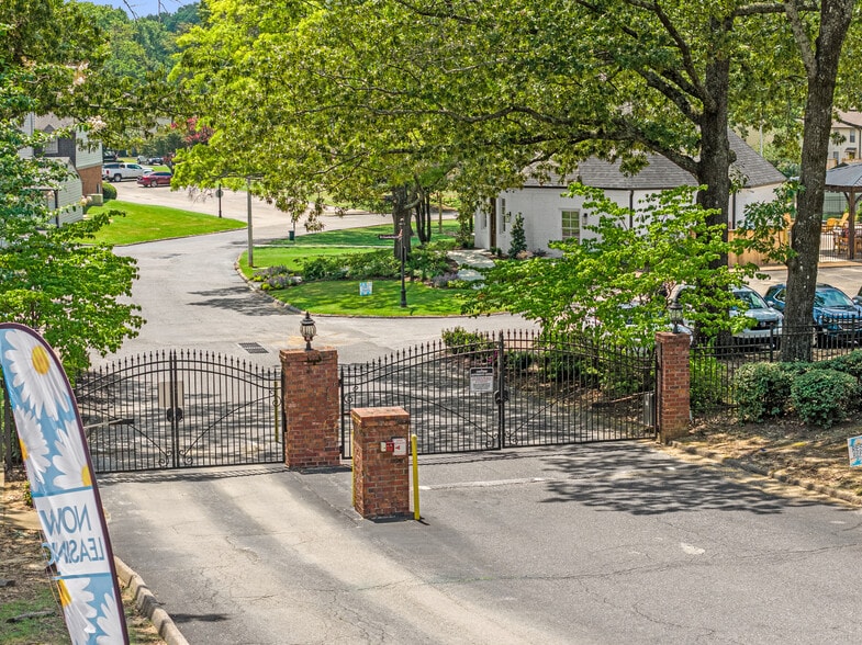 Building Photo - Fairfax Manor Townhomes