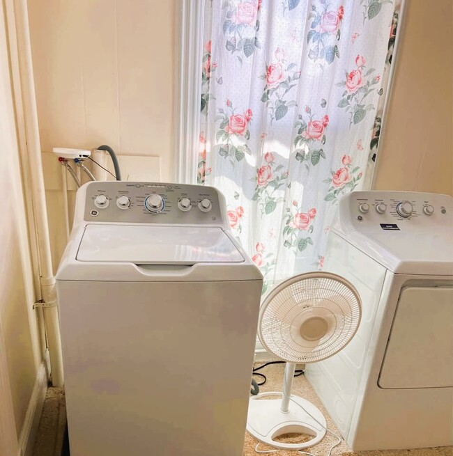 Building Photo - Peksola Lowell