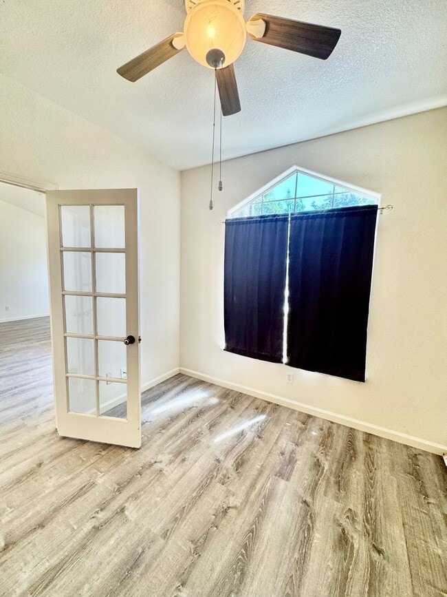 Building Photo - 4 Bedroom, 2 Bath Home with NEW UDGRADES A...