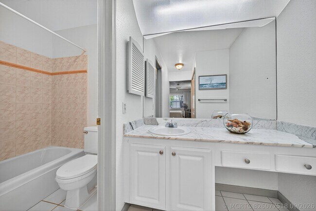 Building Photo - 6417 Bay Club Dr