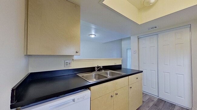 Building Photo - BEAUTIFUL MAYPORT LANDING TOWNHOME!
