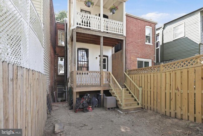 Building Photo - 237 8th St NE