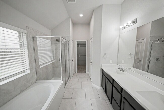 Building Photo - Beautiful Potranco Run Home with 3-Car Garage - Realtor Commission: $750