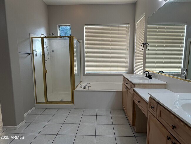 Building Photo - 231 E Krista Way