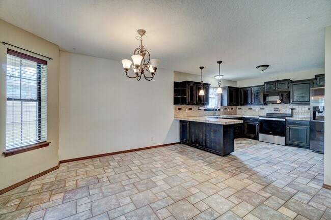 Building Photo - Comfortable Living in Edmond – 3BR with Prime Convenience