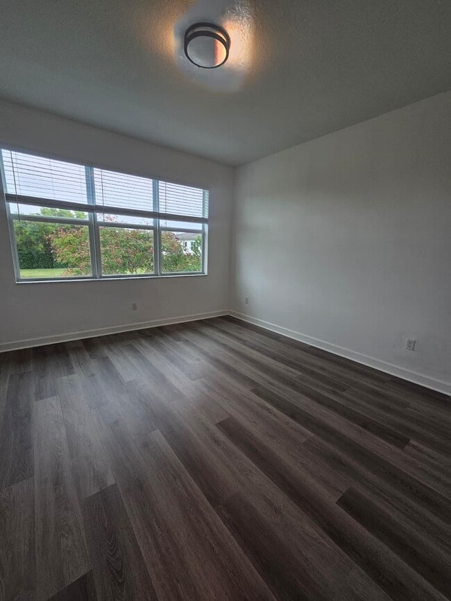 Building Photo - 4946 Navali Dr