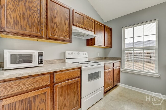 Building Photo - 133 Willow Dr
