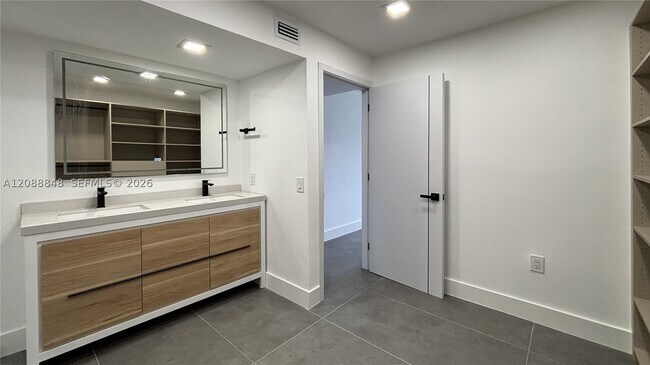Building Photo - 11822 SW 108th Terrace