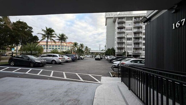 Building Photo - 16740 NE 9th Ave