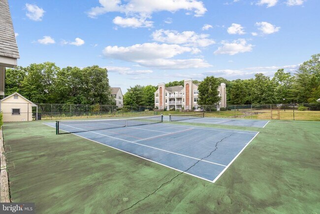 Building Photo - 11318 Savannah Dr