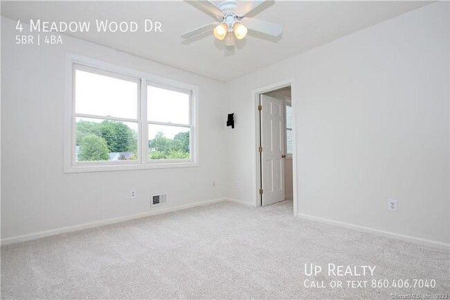 Building Photo - 4 Meadow Wood Dr