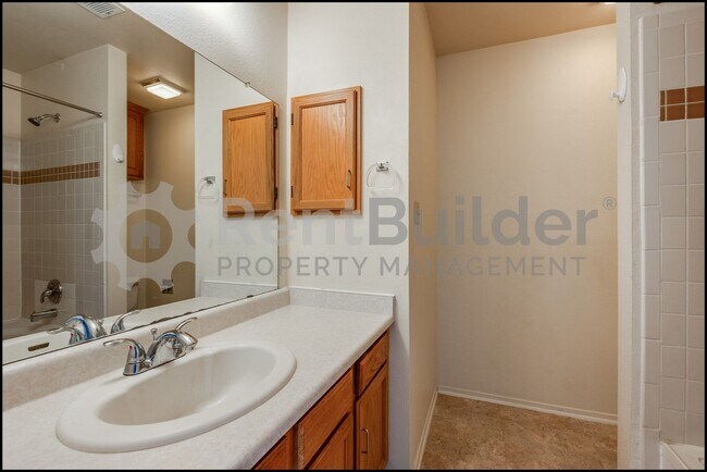 Building Photo - !!!PRICE INPROVMENT JUST IN TIME FOR SCHOO...