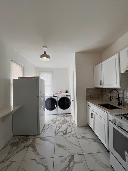 Primary Photo - 342 Palisade Ave