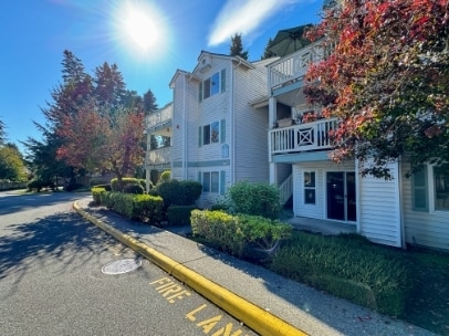 Building Photo - 9910 NE 137th St