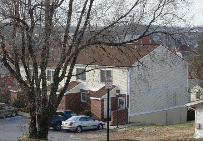 Building Photo - 223 N Penn St
