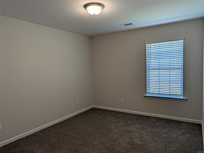 Building Photo - 133 Dawson's Ml Dr