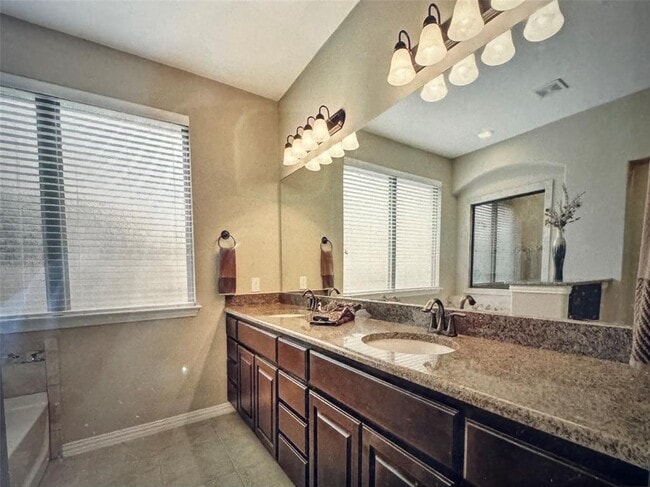 Building Photo - 2414 Sweetwater Ln