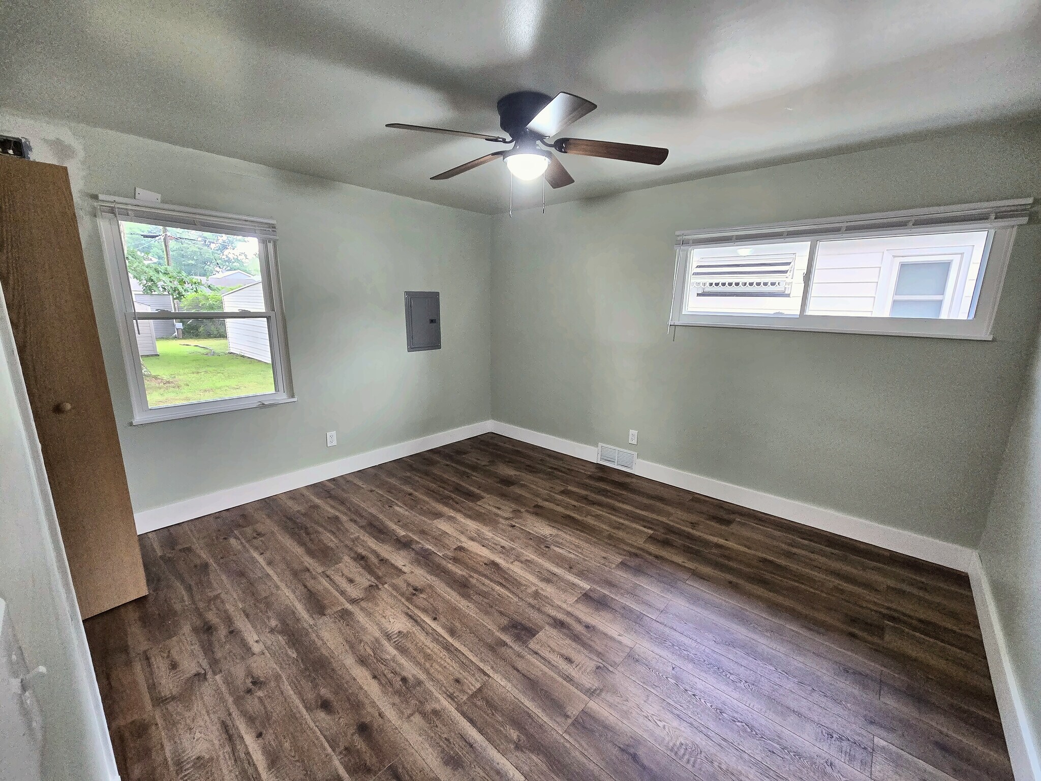 Building Photo - 2514 Ingleside Dr