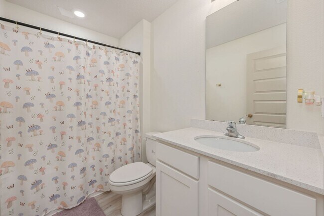 Building Photo - 545 Mary Lou Way