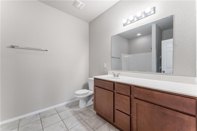 Building Photo - 1570 Scotland Dr